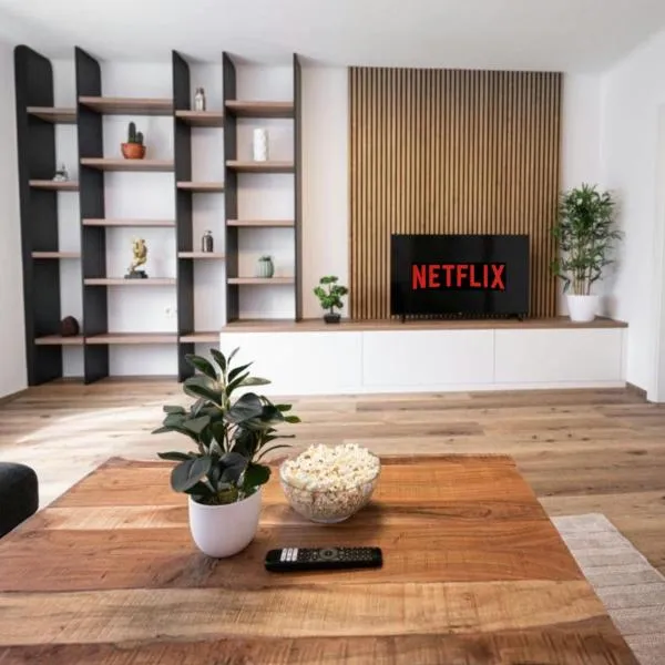 Luxury Sedda Bed, Nespresso, Netflix, hotel in Linz