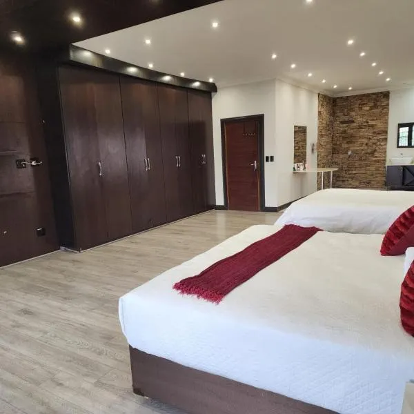 Sezanah Luxury Lodge, hotel in Honeydew