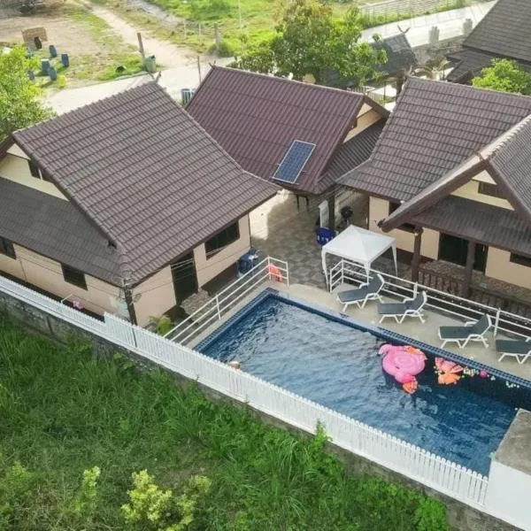 2 Fully equipped Cottages w big Pool & Fishing, hotel v destinaci Bang Sare