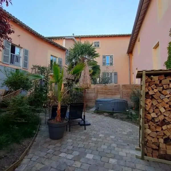 La Chamade en Beaujolais, hotel v destinaci Anse