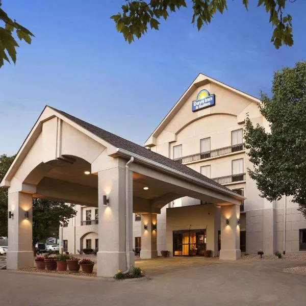 Days Inn & Suites by Wyndham Cedar Rapids, hotel v destinaci Cedar Rapids