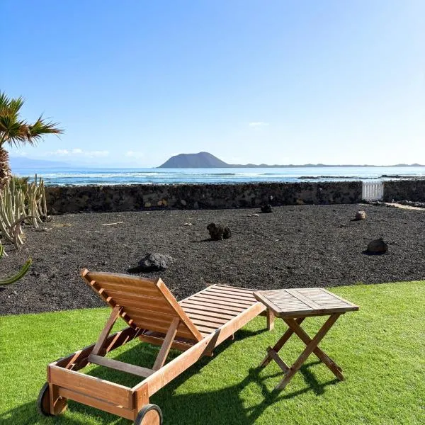 BeachFront Villa - La Casa del Mar, hotel en Corralejo
