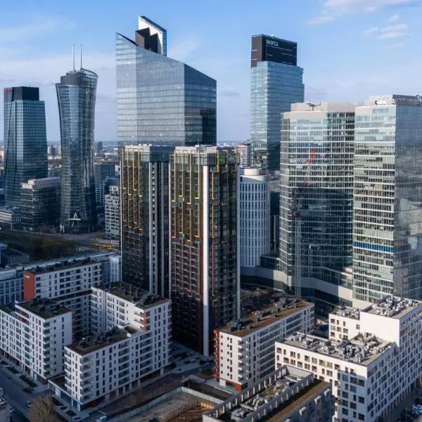 Towarowa Towers, hotel ve Varšavě