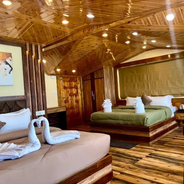 Attic cozy retreat by high rise inn kufri, hotel sa Kufri