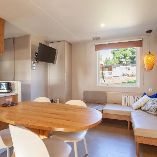 Camping Lou Soulei 218, hotel v destinaci Carry-le-Rouet