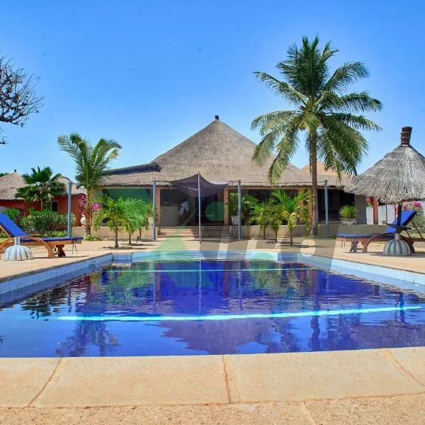 VILLA à la Résidence Nianing1 avec Piscine et Jardin 1100m2, hotel in Mbour