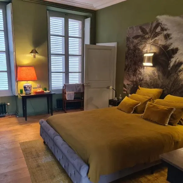 Rouge Maison – hotel w mieście Bois-Normand-près-Lyre