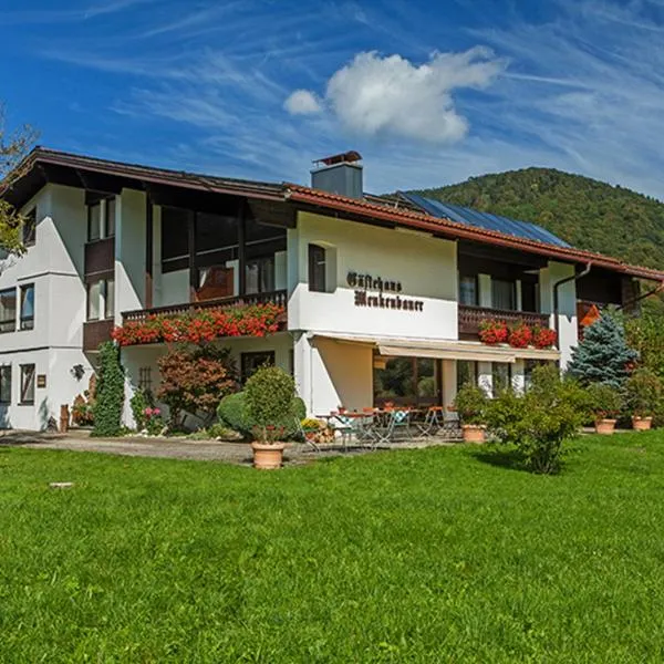 Gästehaus Menkenbauer inkl. Chiemgaukarte, hôtel à Ruhpolding