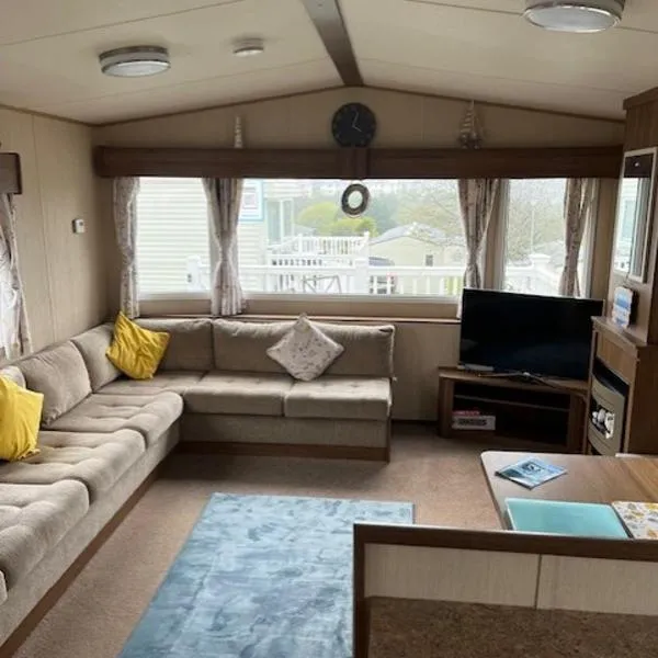 Lovely 3 bedroom caravan to rent at Hoburne Devon Bay, hotel v destinaci Torquay