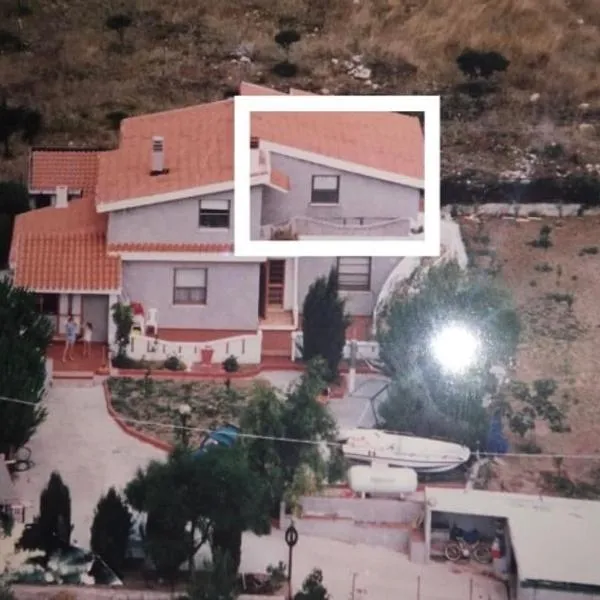Apartment in villa with garden 1, hotel in Platamona