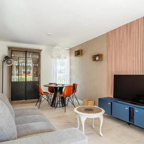 La Saltarelle à Cassis, sur les hauteurs Appartement moderne 750m du port, hotel a Cassis