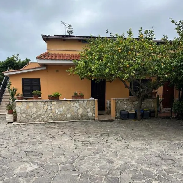 Monolocale Rosy 3, hotel in Isola Sacra