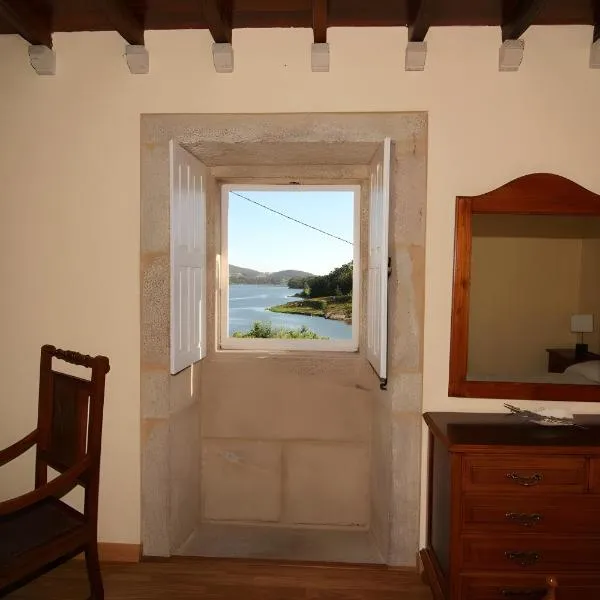 O Lar de Natalio, hotel in Rianjo