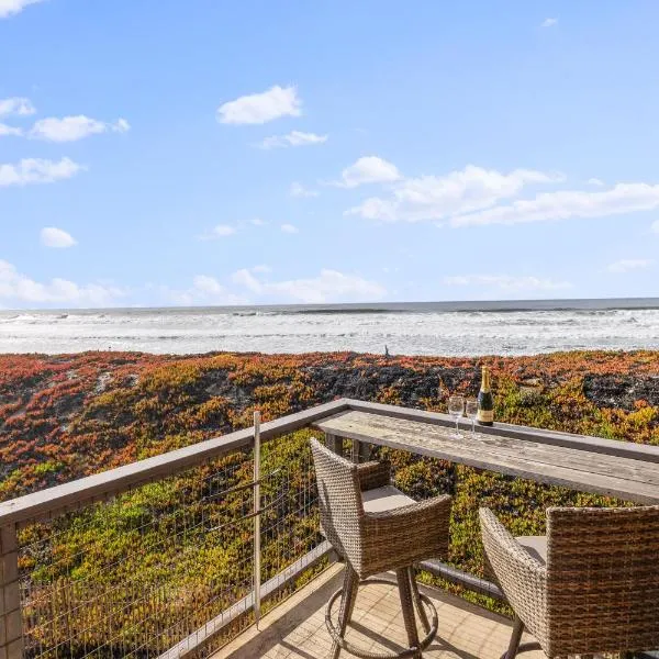 7 Pelican! Sweeping Ocean Views & Front Row Beach Access, hotel in Watsonville