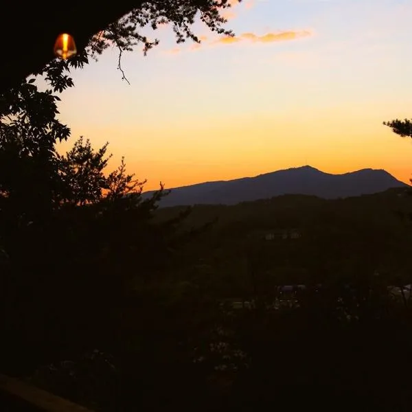 Bluff Mountain View, hotel v destinaci Pigeon Forge