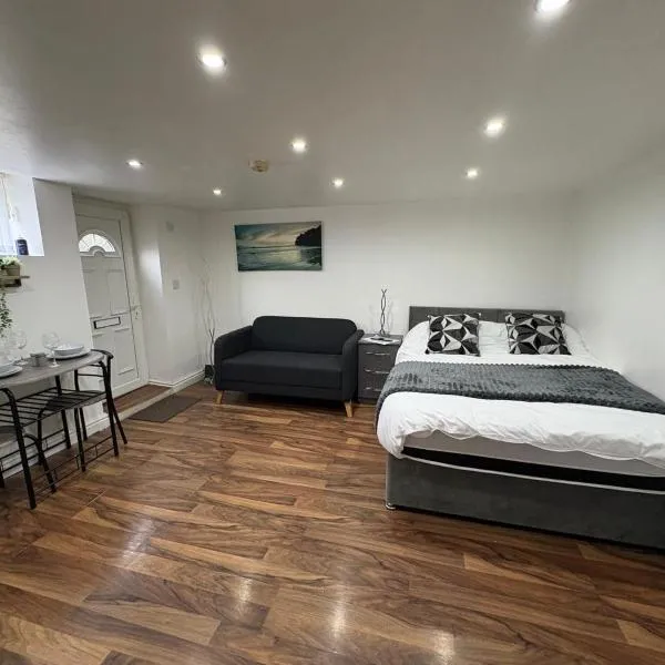 Cozy Studio Flat, 7mins from CENTRE, Parking, WiFi & Netflix, khách sạn ở Killingbeck