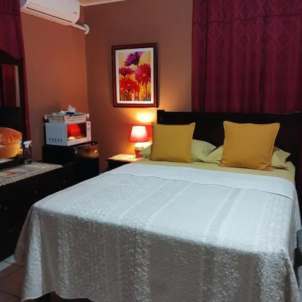 Ultimate Freedom Bed and Breakfast, hotell i Santa Cruz