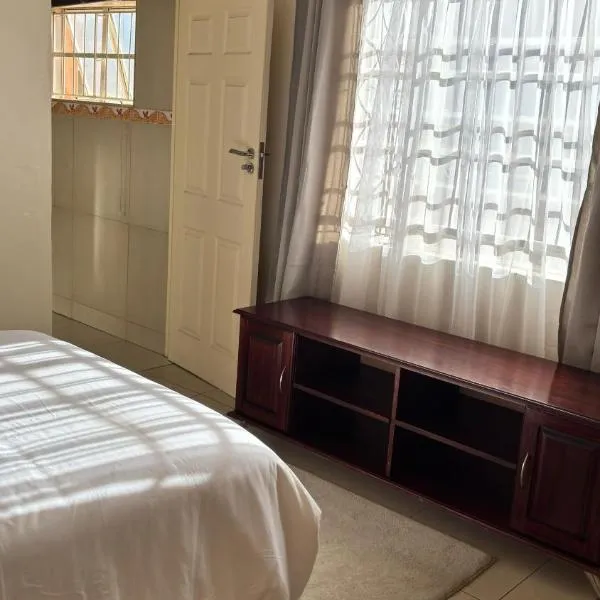 Yaseens B&B, hotel v destinaci Ladysmith