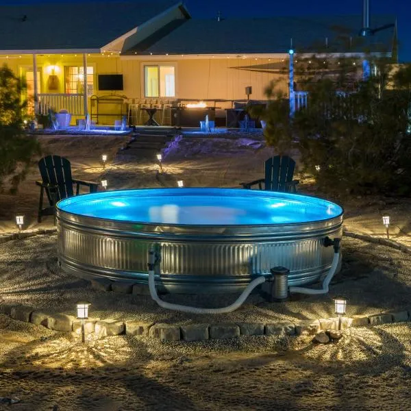 The Ranger Station plus Club House with Hot Tub, hotel a Joshua Tree