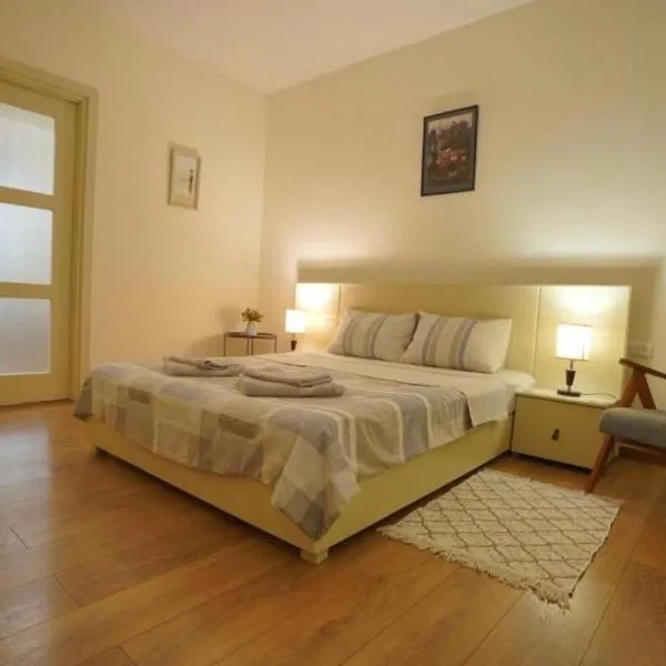 Cozy Apartment Near Holiday Inn, hotel en Tiflis