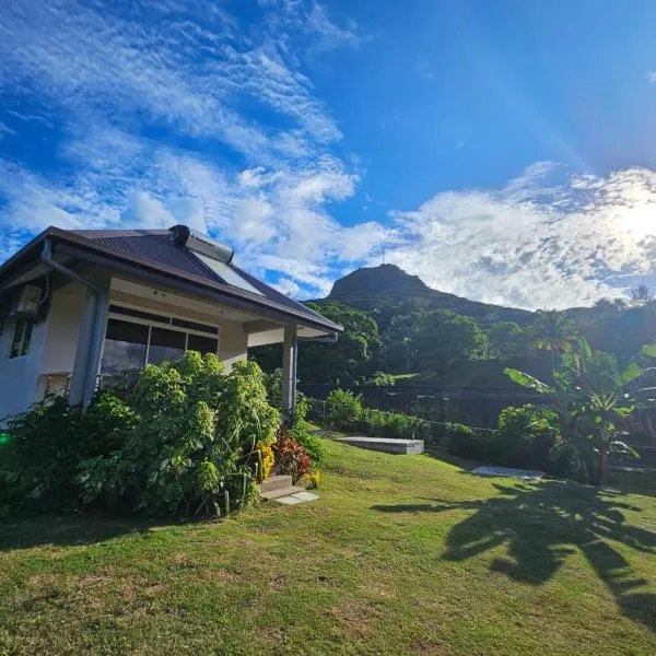 Sunrise Lodge, hotel v Uturoe