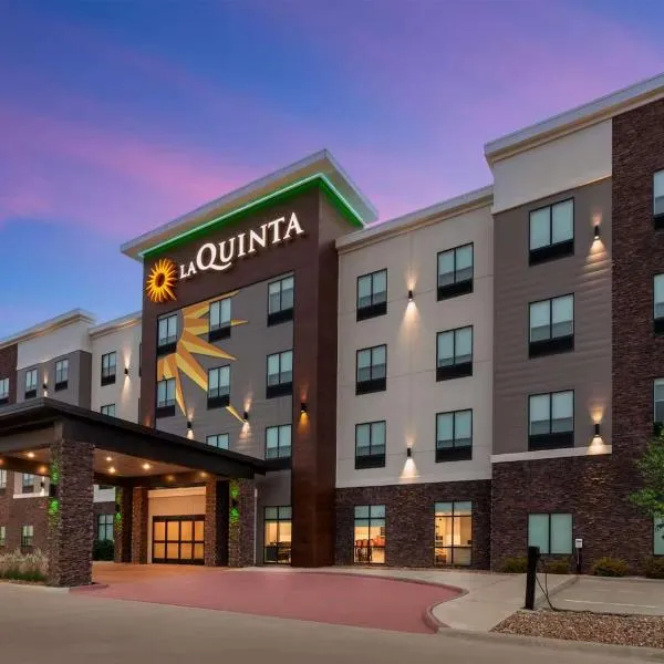 La Quinta Inn & Suites by Wyndham Coralville Iowa City, hotel in Coralville