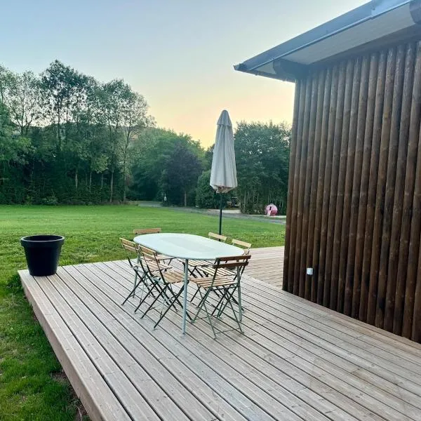 Superbe logement 5 personnes Chalet 4, hotel u gradu Banassac