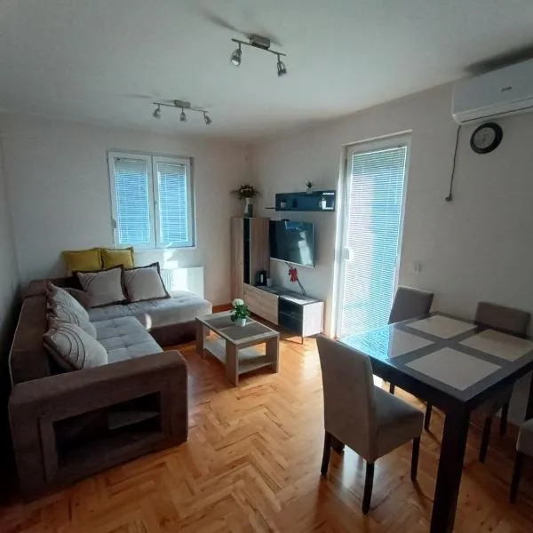 Slatka malina apartman, hotel in Belgrade