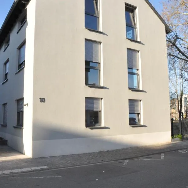 Modern Apartment in B'heim EG Nr 2, hotel v destinaci Bischofsheim