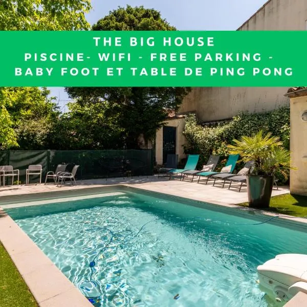 Big House - Parking Privée - Piscine - Wifi - tout équipée, hotel v Carcassonne