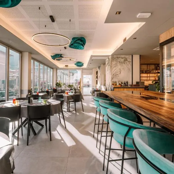 Rolly - Rooms & Restaurant, готель у місті Рива-дель-Гарда