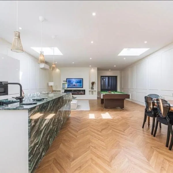 Le Cozy Reims -Escapade raffinée avec spa privé, hotel din Reims