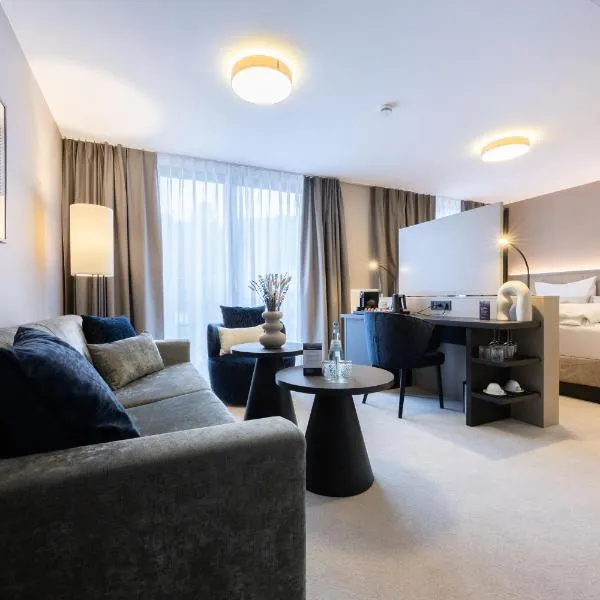 Hotel Kronjuwel by BRIGHT - NEU RENOVIERT - NEWLY RENOVATED, hotel v destinaci Waldkirch