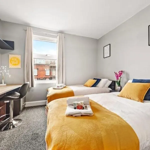 Modern 2 Bed Room Home In Leeds Cozy Stay - Near St James and City Centre, Free Parking, hotel in Central Station