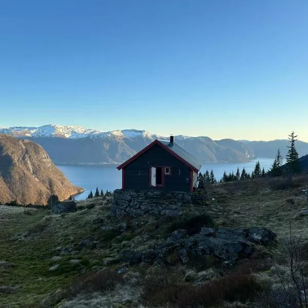 Støl ved Sognefjorden, hotel in Berge