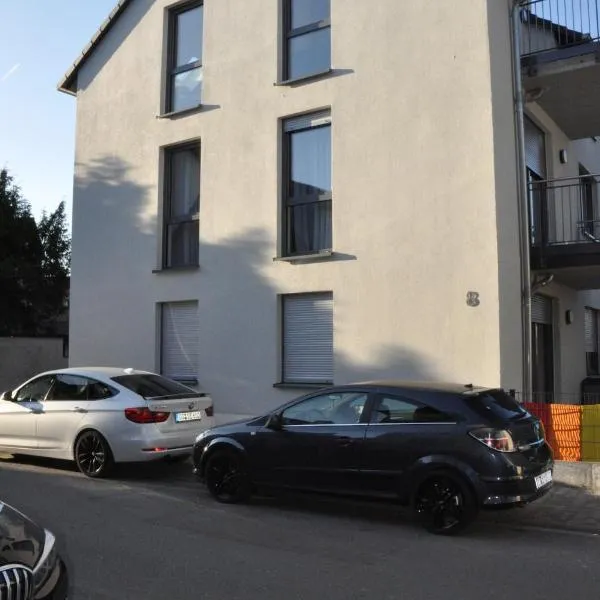 Modernes Apartment in B'heim 1 OG WG3, hotel v destinaci Bischofsheim