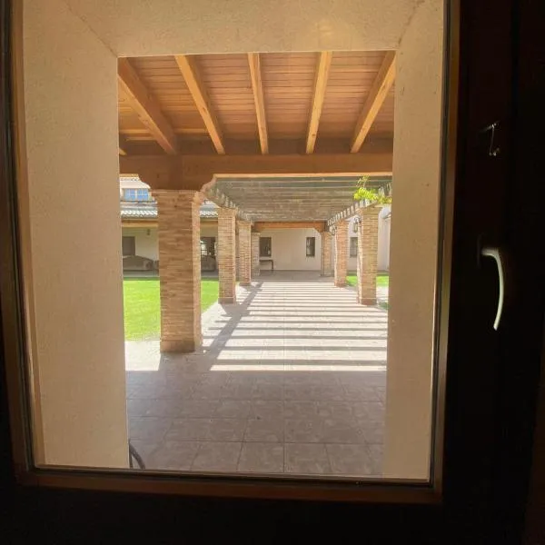Casa de campo Fresno , a 17km a de la plaza mayor de Salamanca, khách sạn ở Salamanca