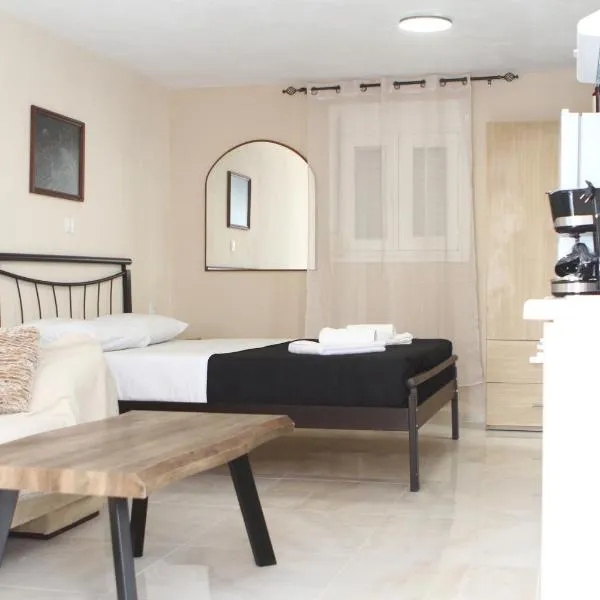 Aether Deluxe Studio, hotel in Chaïdeftón