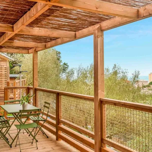 Glamping Degli Ulivi, hotel v destinaci Framura