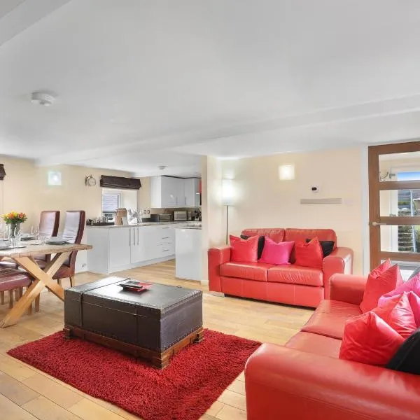 Hayloft Cottage - North East Escapes, hotel in Bamburgh