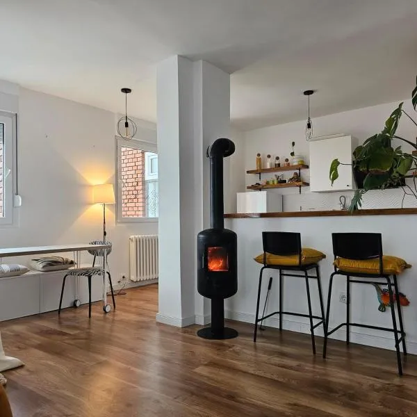 TESLA Creative Space, hotel in Odžaci