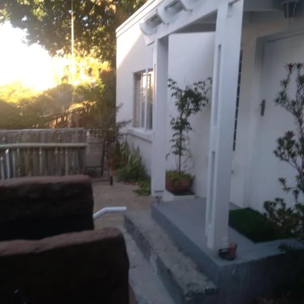 Polperro, hotel in Fish Hoek