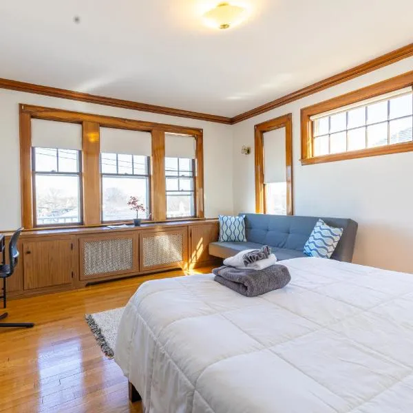 Sunny Private Bedroom #5, hotel in Boston