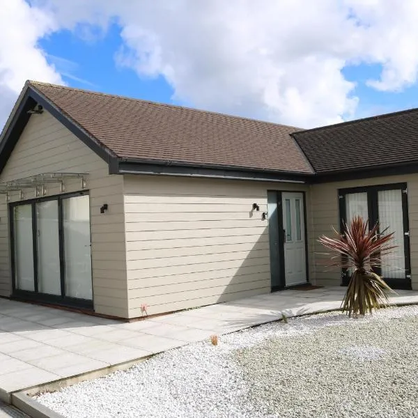 Luxury 2 bedroom property in quiet location close to SW Coastal Path, hotel in Paignton