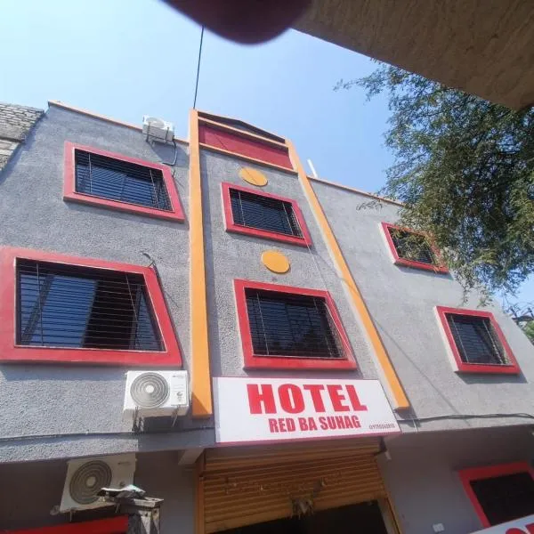 HoTEL RED BA SUHAG, hótel í Indore