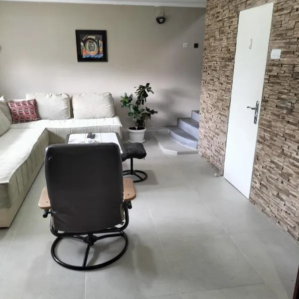 Kuća za odmor SIG, hotel in Erdevik