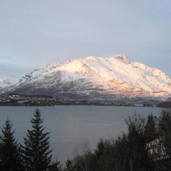 Oaks Queenstown Shores Resort, hotel di Queenstown