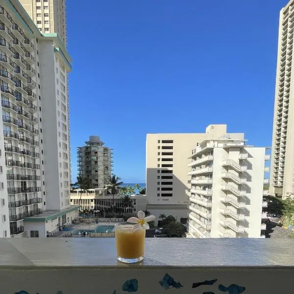Contemporary Ocean View Suite - Heart of Waikiki!, Hotel in Honolulu