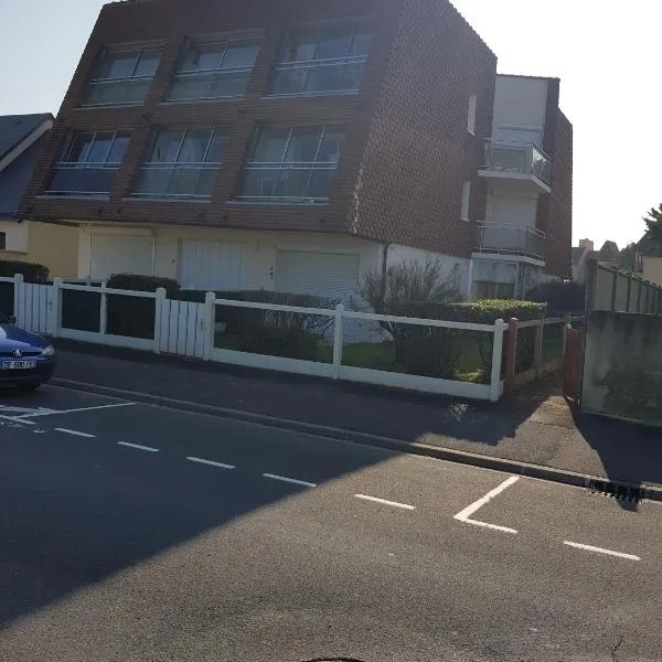 studio front de mer, hotel in Ouistreham