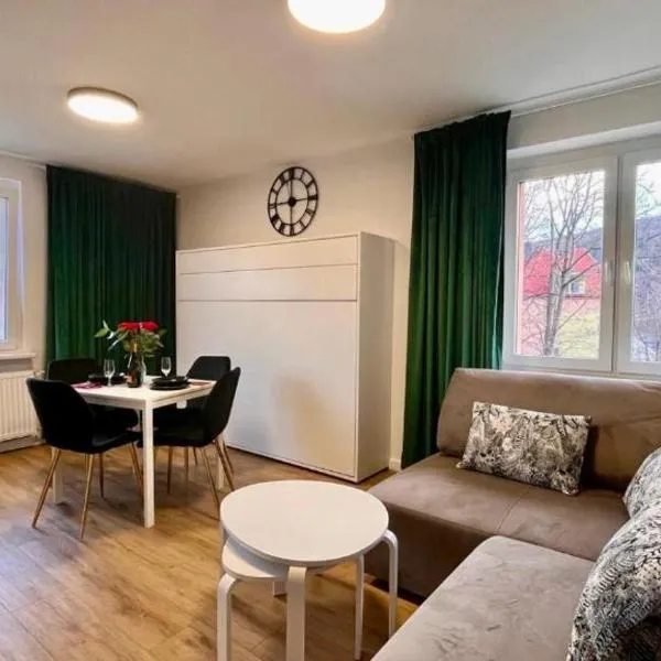 Apartamenty Izerskie Górska 8 - blisko Park i Dom Zdrojowy oraz wyjście na Sky Walk, ξενοδοχείο σε Swieradow-Zdroj
